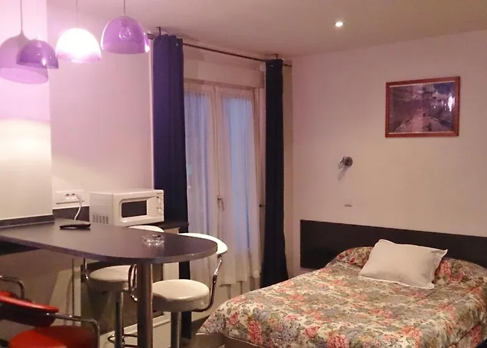 Hotel Moderne 2*